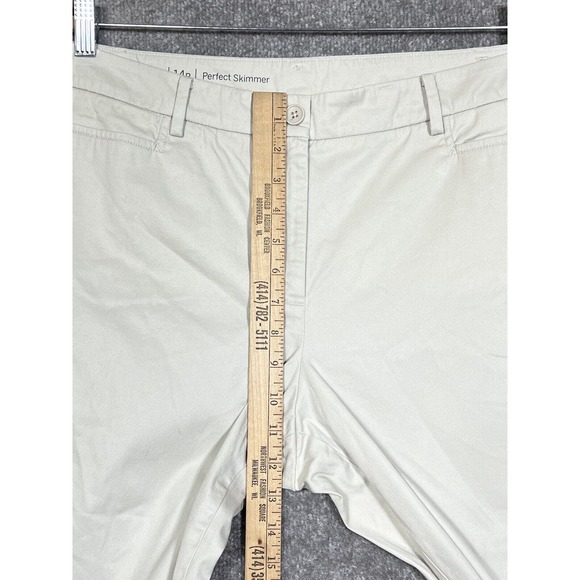 Talbots Petite Perfect Skimmer Capri Pants Womens Size 14P Stretch Beige Pockets - Picture 7 of 9